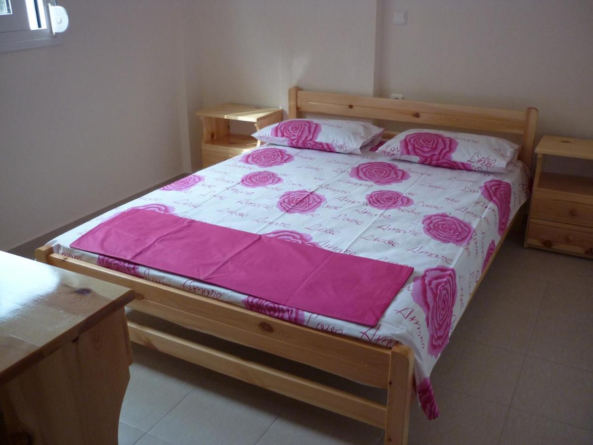 Helios Apartment Vrasná Стая снимка