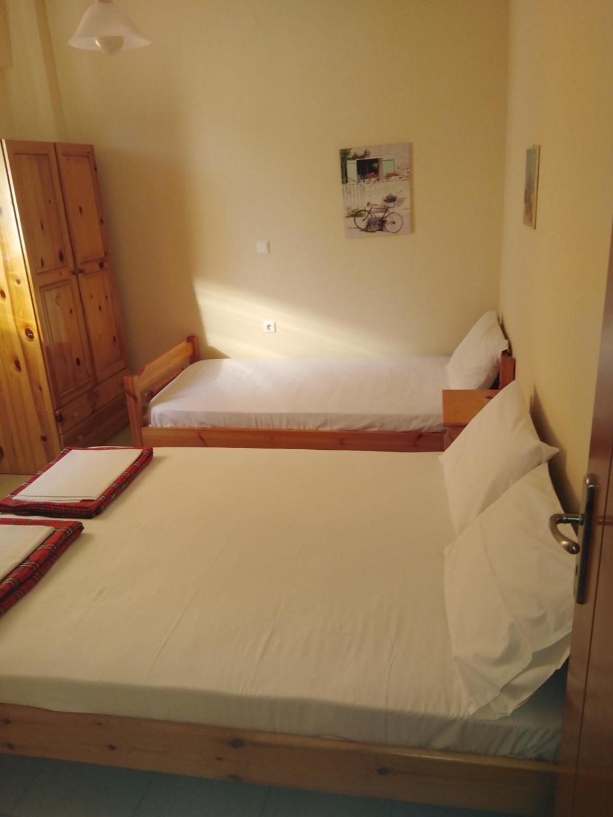 Helios Apartment Vrasná Екстериор снимка