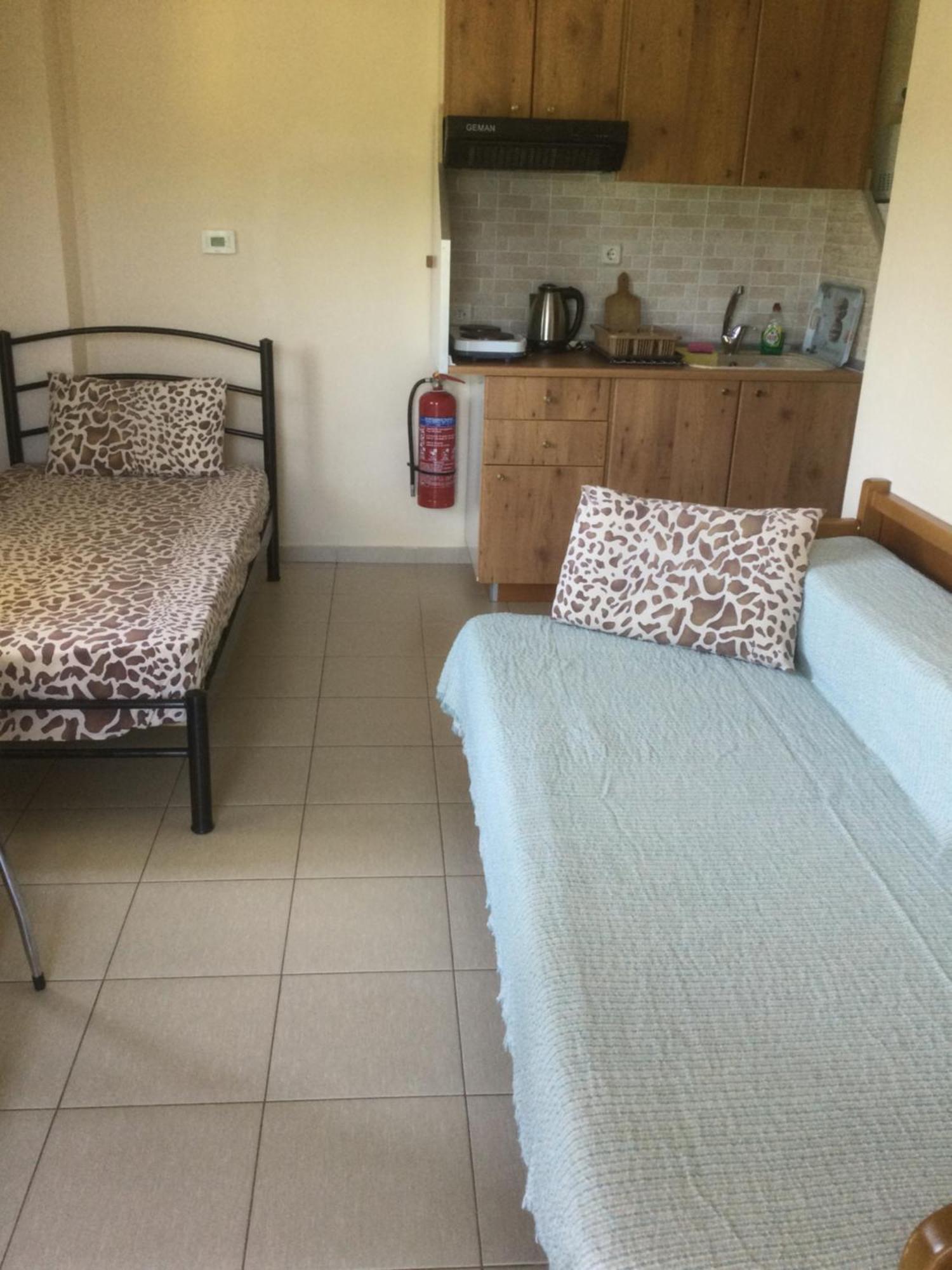 Helios Apartment Vrasná Екстериор снимка