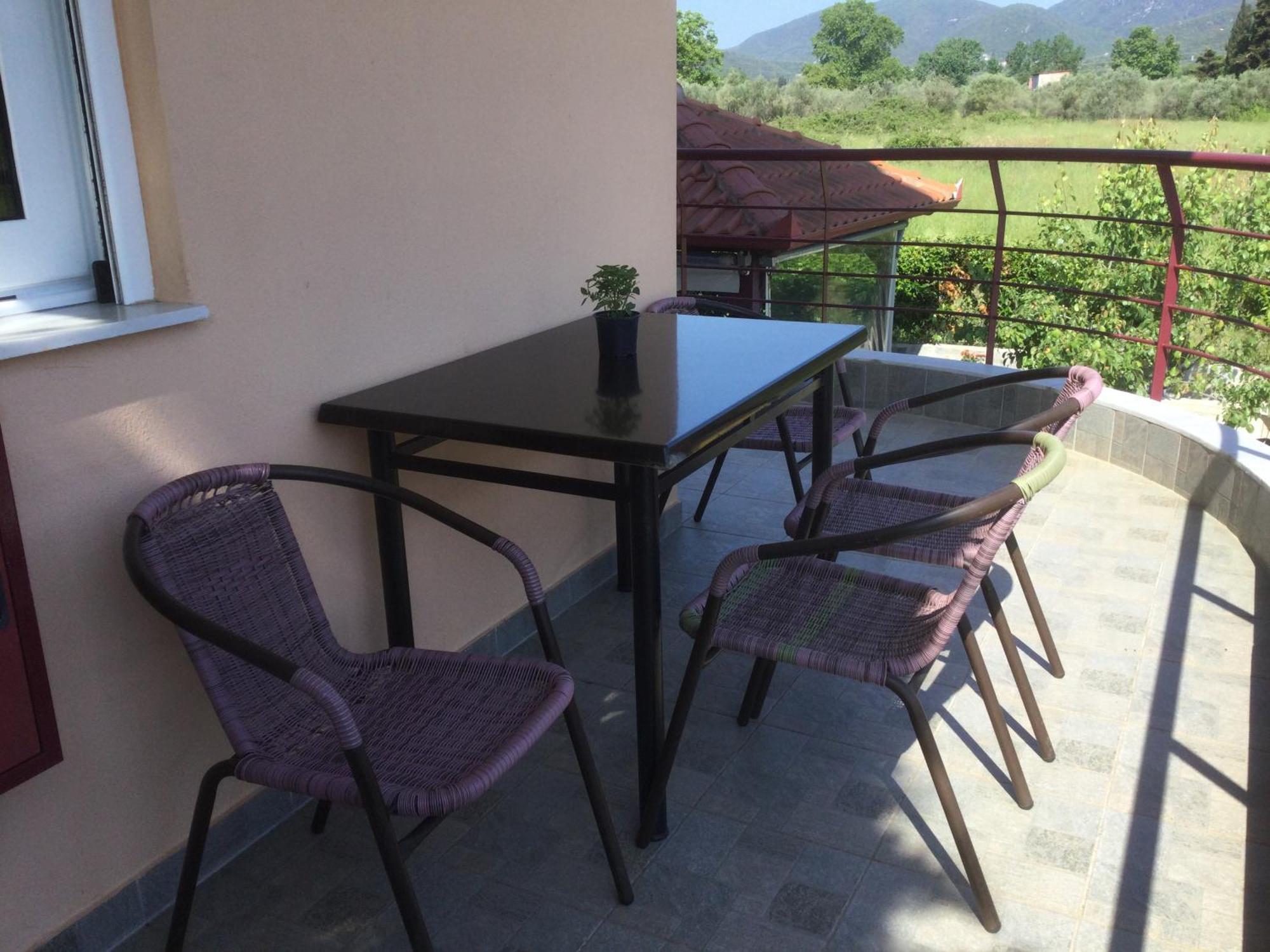 Helios Apartment Vrasná Екстериор снимка